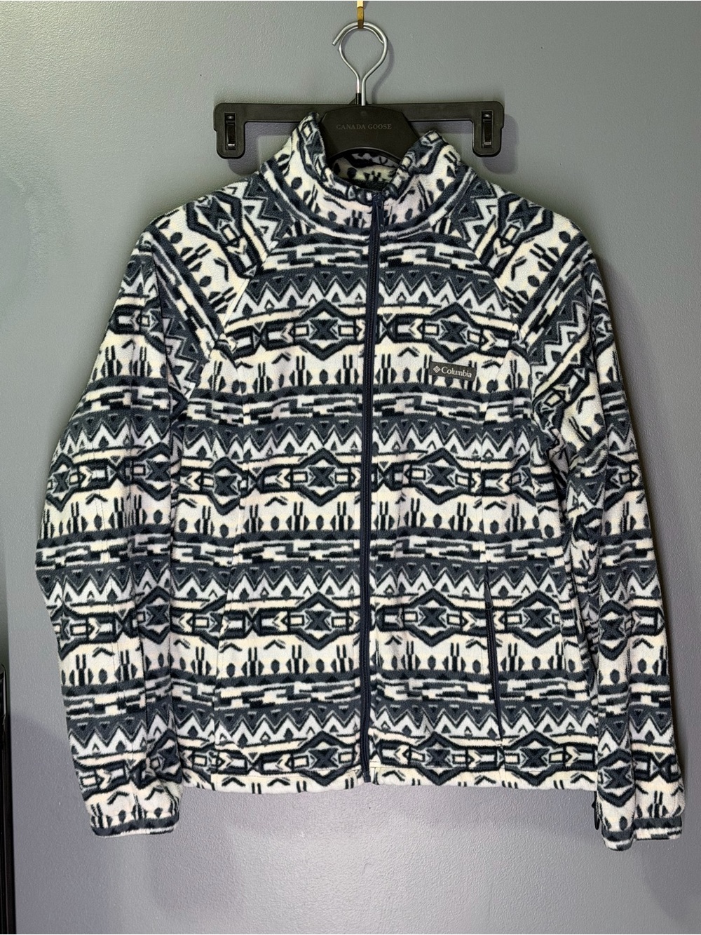 Columbia Women's White & Navy Patterned Lightweight Fleece Jacket
